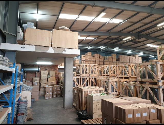 1,030M² WAREHOUSE FOR SALE IN TUNNEY